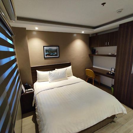 Hotel Inigo Legazpi City Exteriör bild