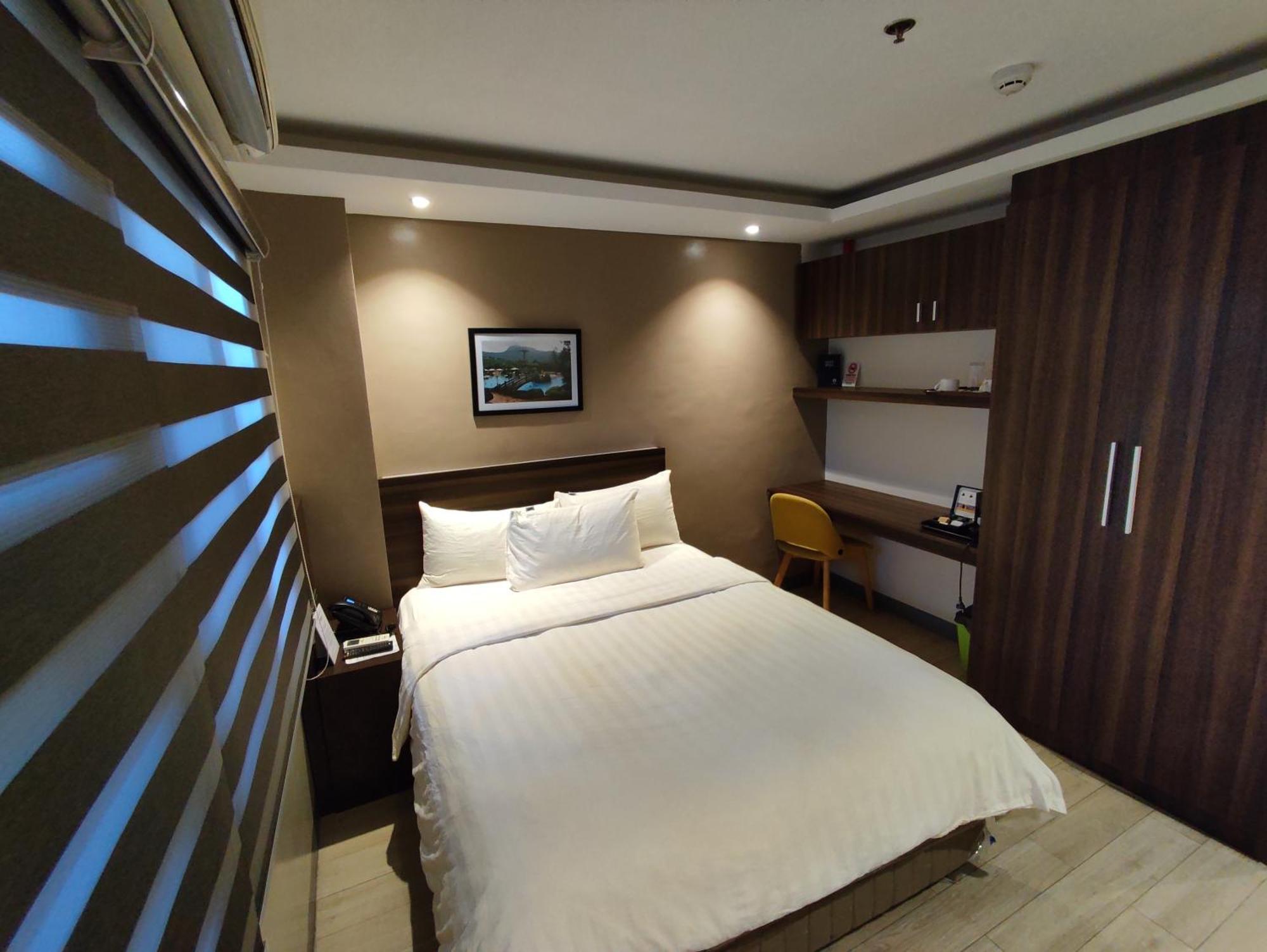 Hotel Inigo Legazpi City Exteriör bild